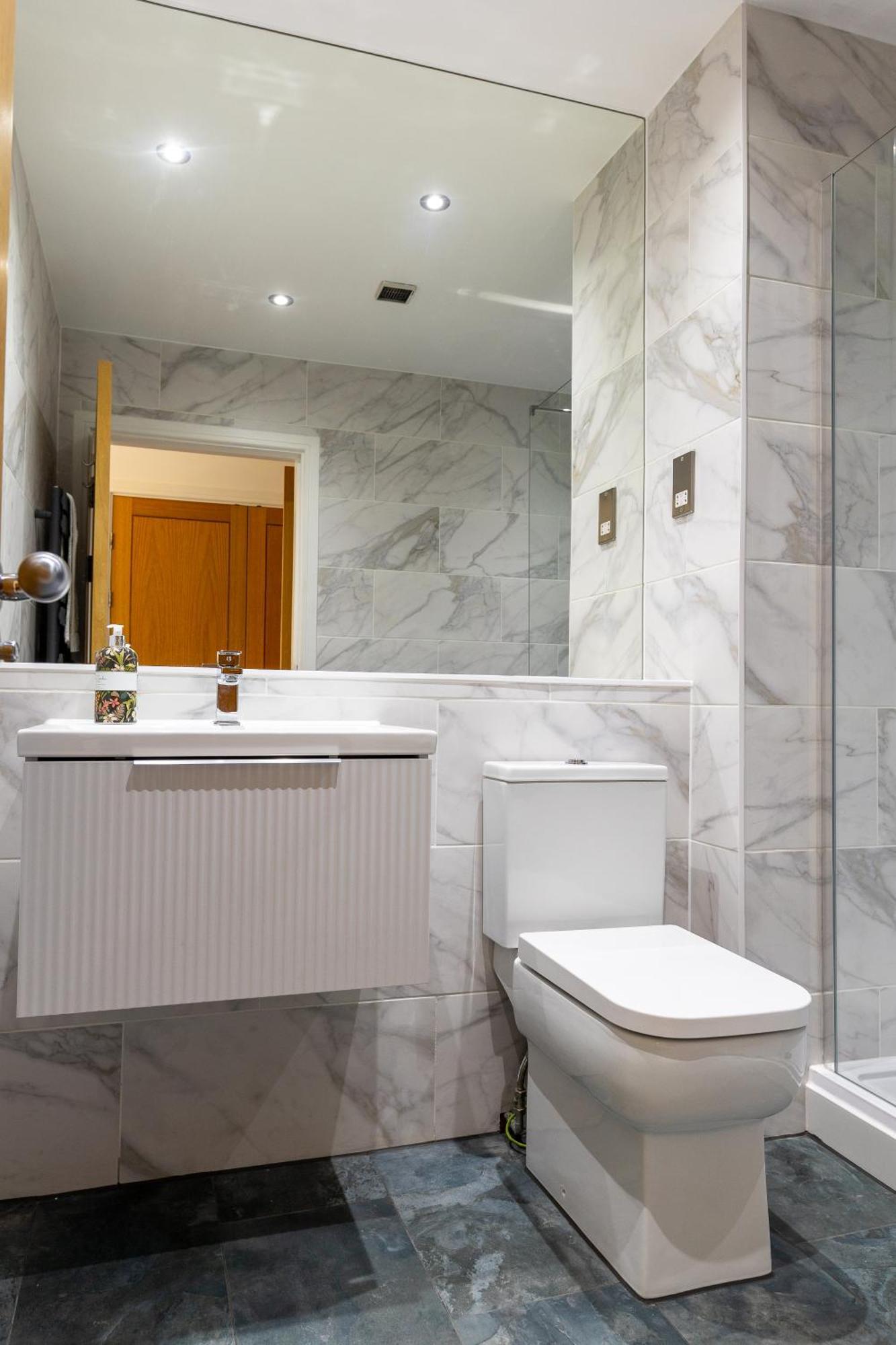 Trendy Centre With Free Parking Appartement *