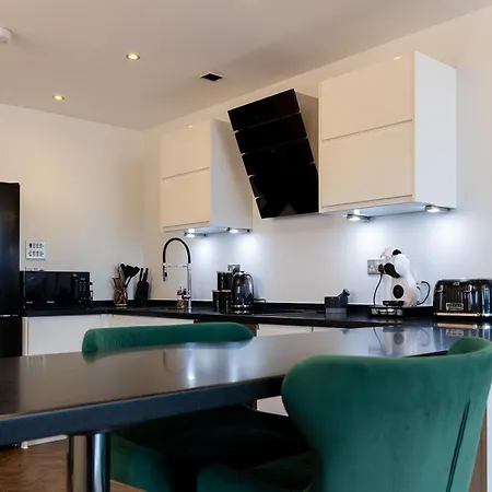 Trendy City Centre Apartment With Free Parking Cardiff Exterior photo